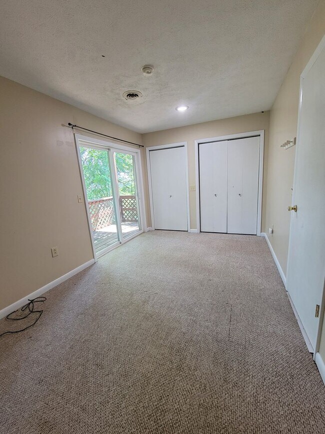 Building Photo - 1014-1014 Willey St