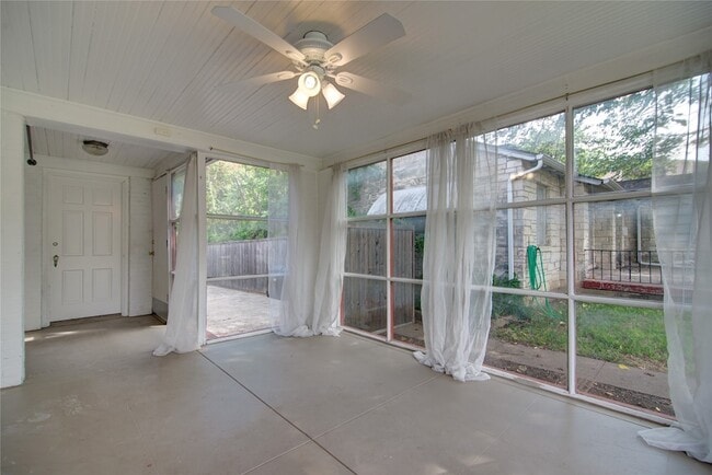 Building Photo - 5419 Longview St