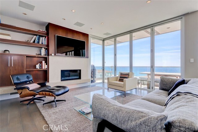 Building Photo - 3208 Ocean Dr