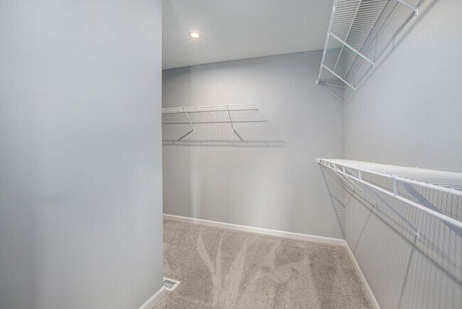 Building Photo - 54154 Angeline Dr