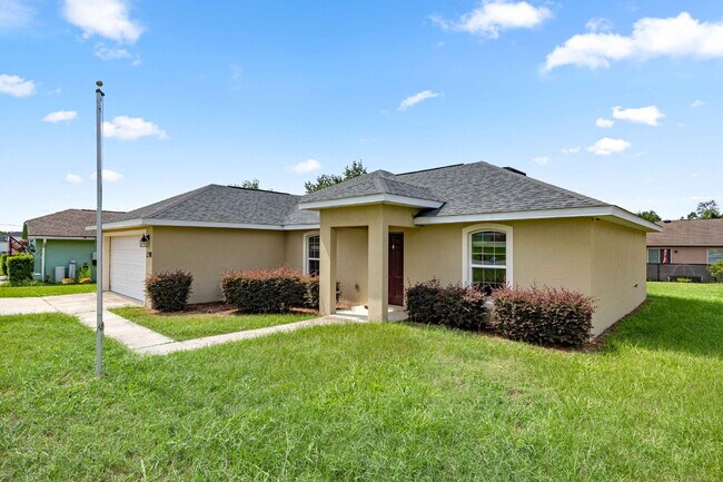 Building Photo - Newer 3BR Home on Nearly 1/4 Acre | Screened Lanai | Available Now!