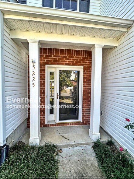 Building Photo - 5225 Southfork Blvd