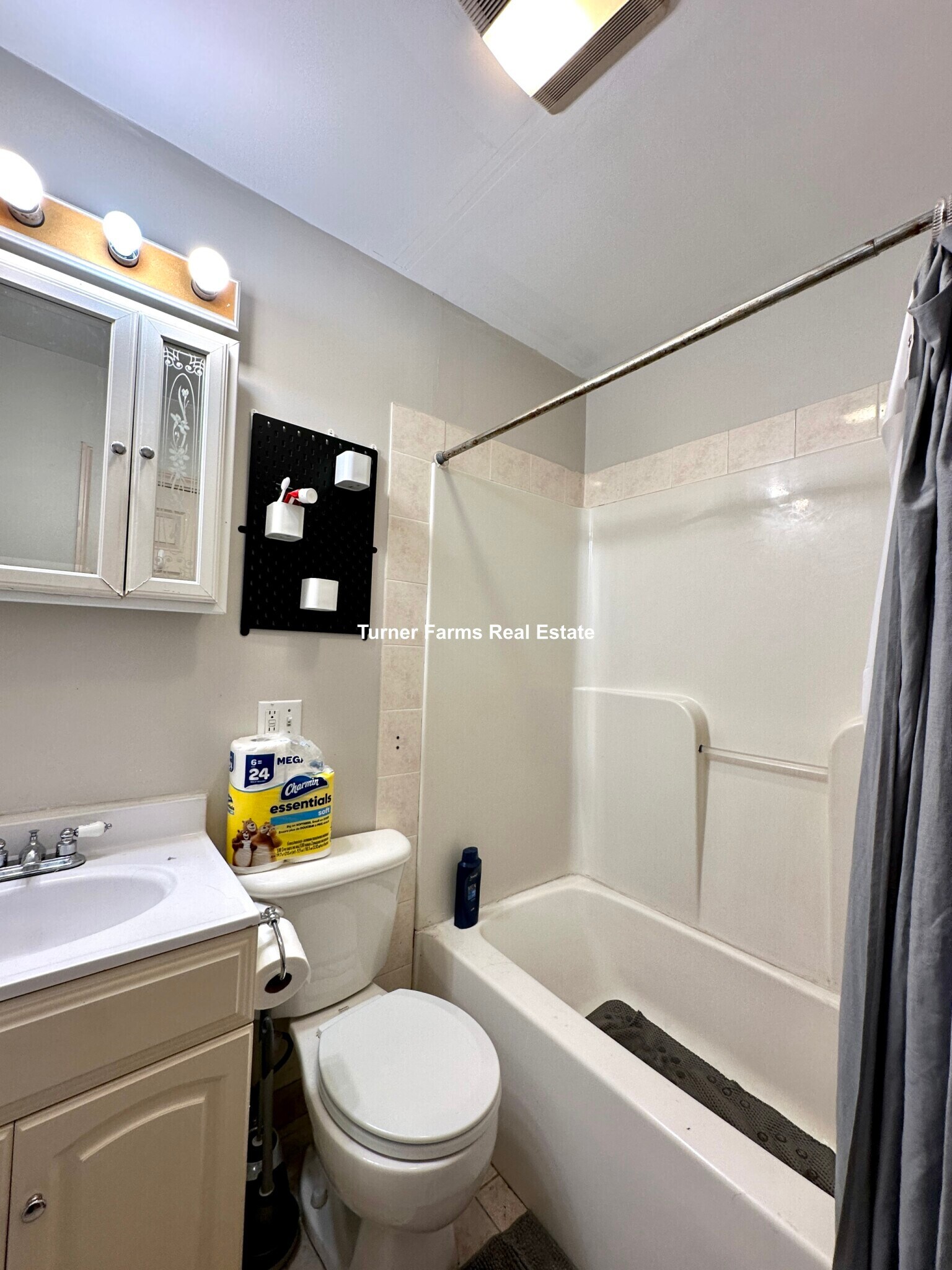 Building Photo - 146 Smith St