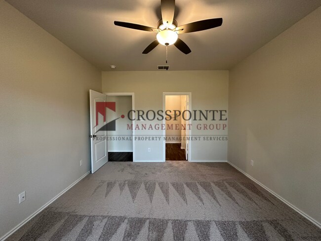 Building Photo - 4 Bedroom 2 Bath in Whitehouse ISD!