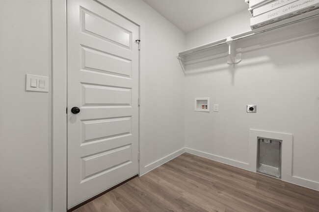 Building Photo - 2025 Cottonwood Ave