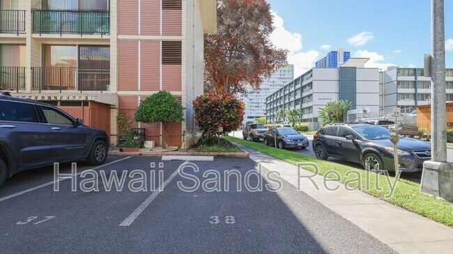 Building Photo - 933 Kaheka St