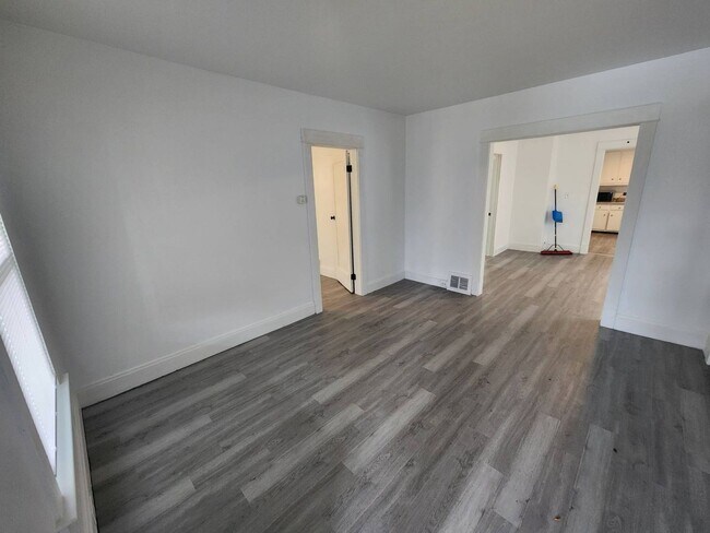 Building Photo - 13302 Ferris Ave