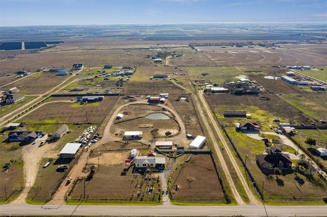 Building Photo - 16629 Manda Carlson Rd