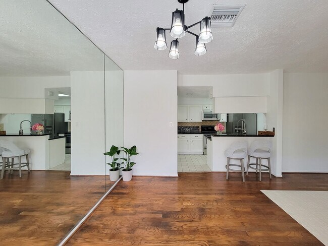 Building Photo - 2220 Bering Dr