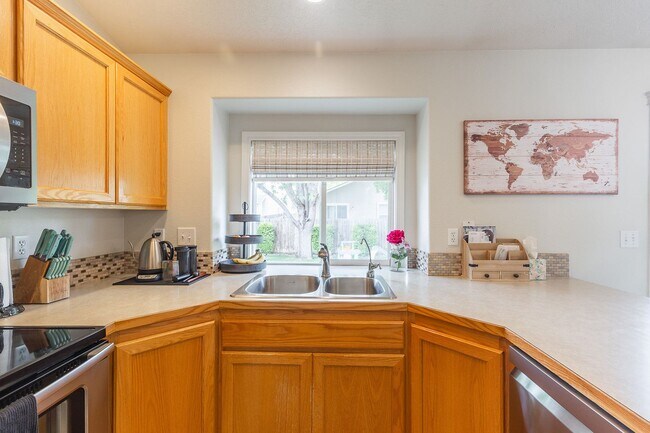Building Photo - Just listed home for rent!