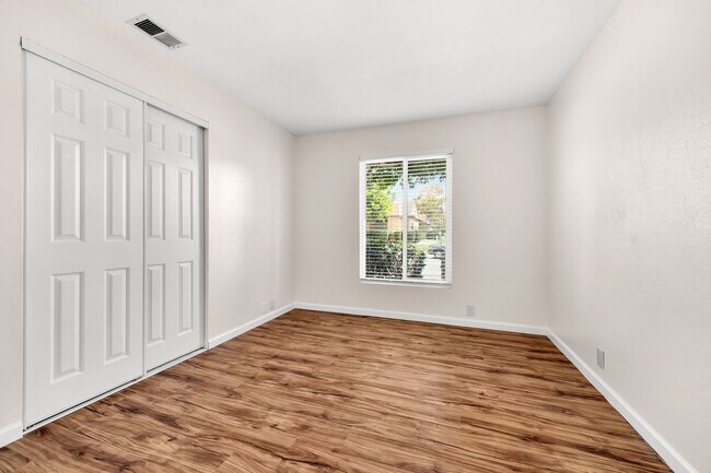 Building Photo - 10536 Greenford Dr