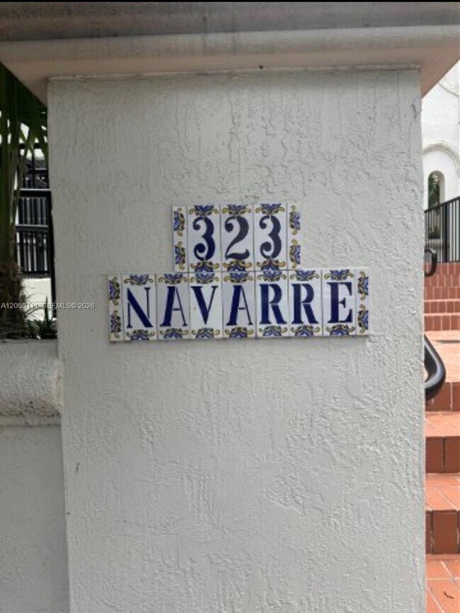 Building Photo - 323 Navarre Ave