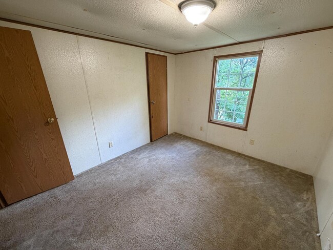 Building Photo - 970 Burdette Addition Rd