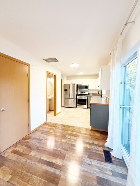 Building Photo - 4933 Bowwood Cir NE