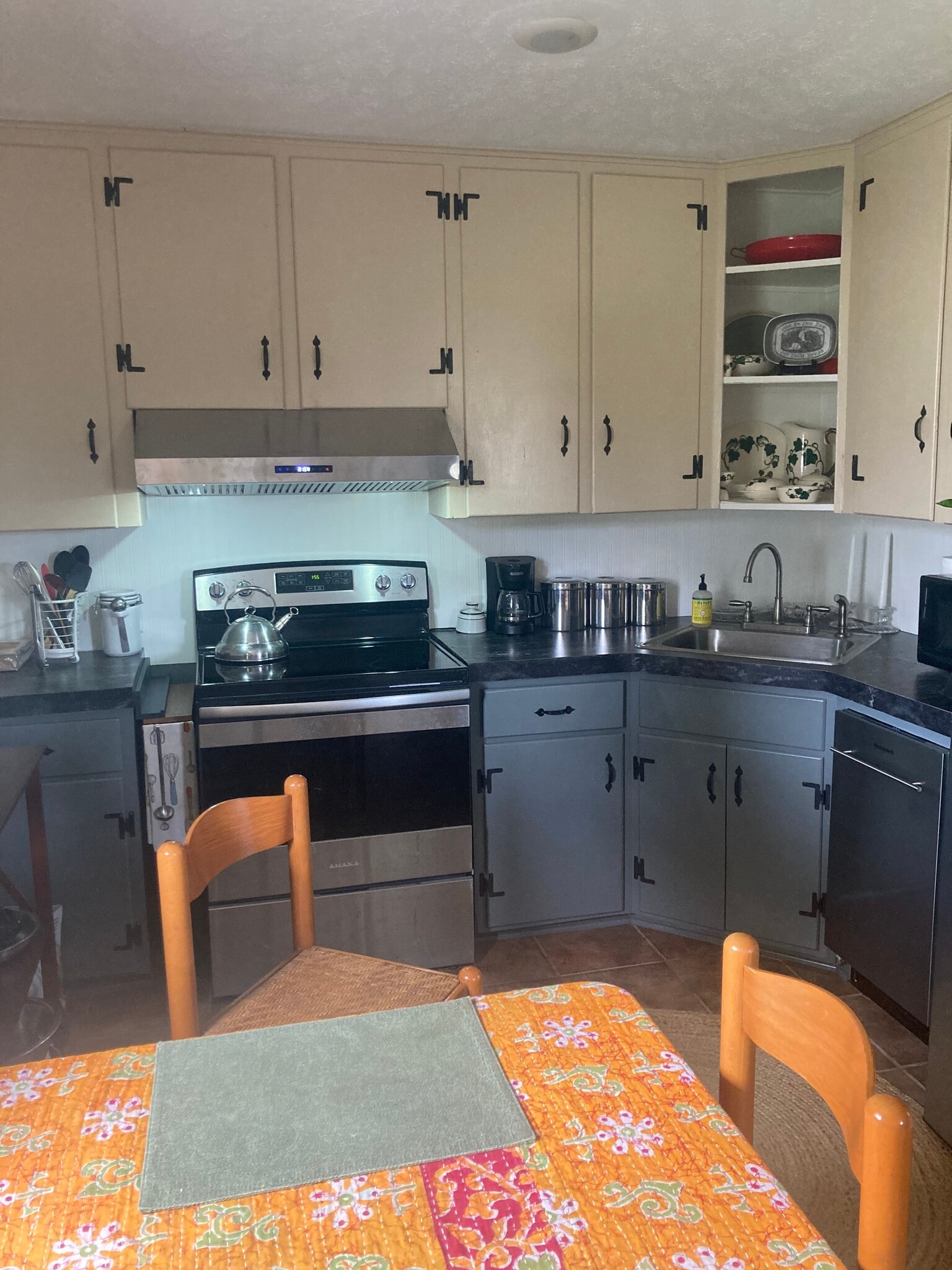 Kitchen - 613 12th St