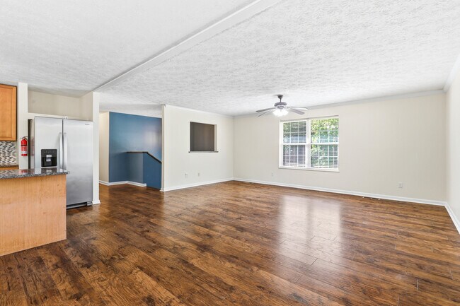 Building Photo - 1690 River Bend Rd