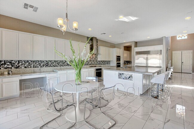 Building Photo - 320 Oakrun Ct