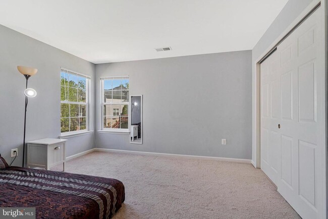 Building Photo - 44208 Navajo Dr