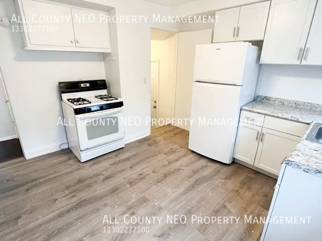 Building Photo - 3862 E 112th St