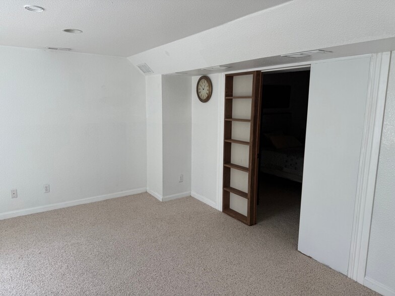 Building Photo - 6373 Ponderosa Way