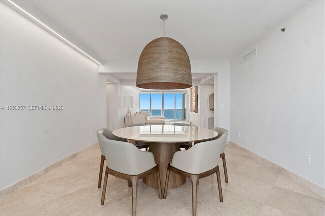 Building Photo - 18911 Collins Ave