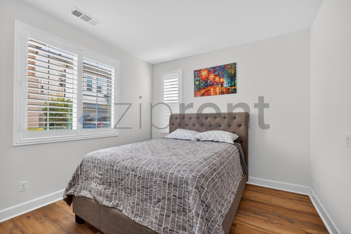 Building Photo - 12622 Stella Ln