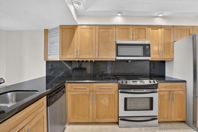 Building Photo - 2300 NE 33rd Ave