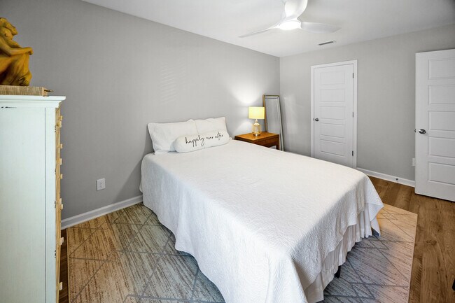 Building Photo - 5080 Mooreland Oaks Way