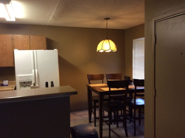 Building Photo - 2686 Jennydiane Dr