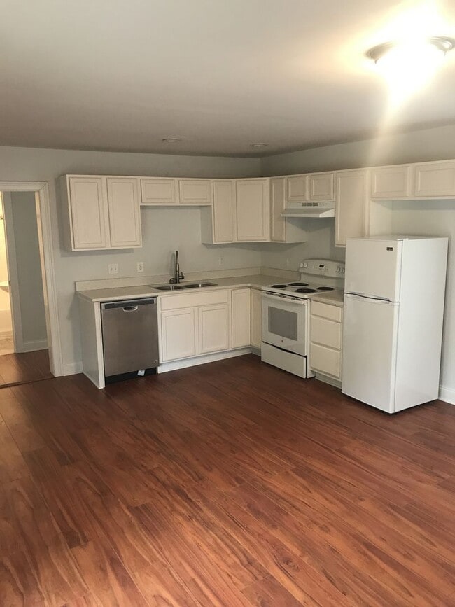 Building Photo - 2 Bed & 2 Bath in Old Hickory