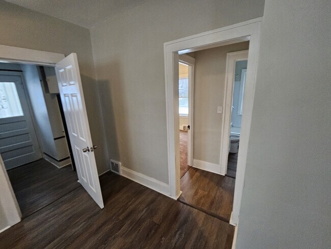 Building Photo - 3378 E 134th St