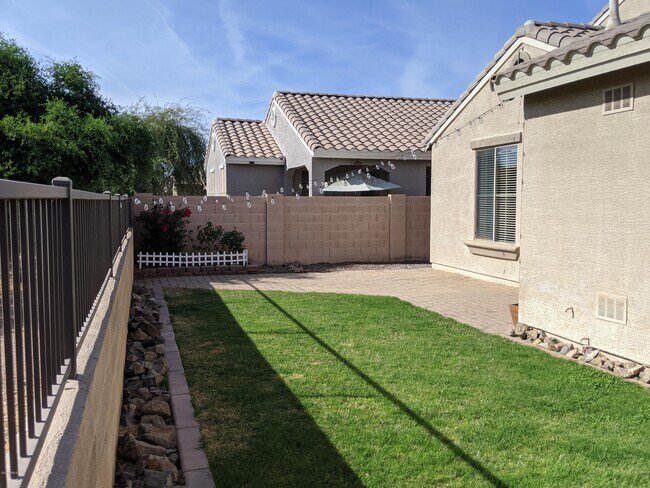 Building Photo - 21019 E Avenida Del Valle