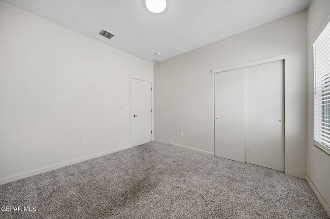 Building Photo - 3741 Peak Pl