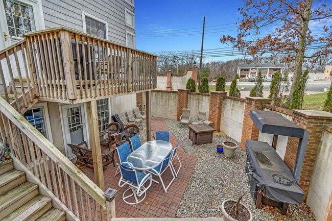 Building Photo - 18 Mariners Bend
