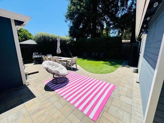 Building Photo - Stunning 3 Bed 2 Bath Downtown Sunnyvale w...