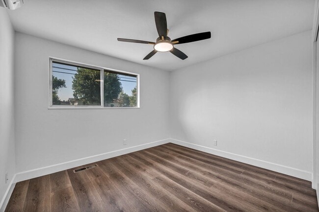 Building Photo - 785 Casazza Dr