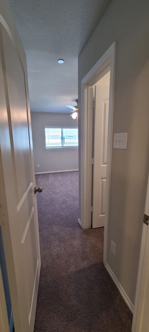 Building Photo - 3537 Brentwood Dr