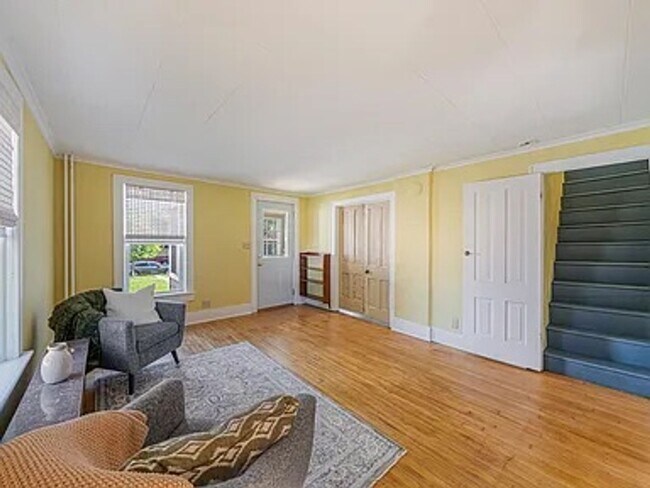 Building Photo - 2 Bed, 1 Bath Single Family Home