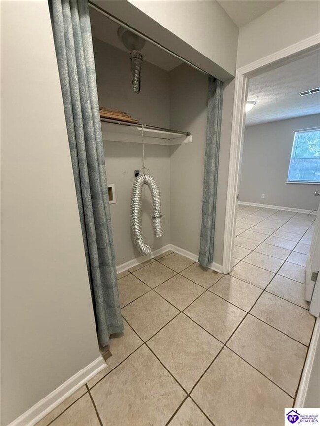 Building Photo - 624 Potomac Ct