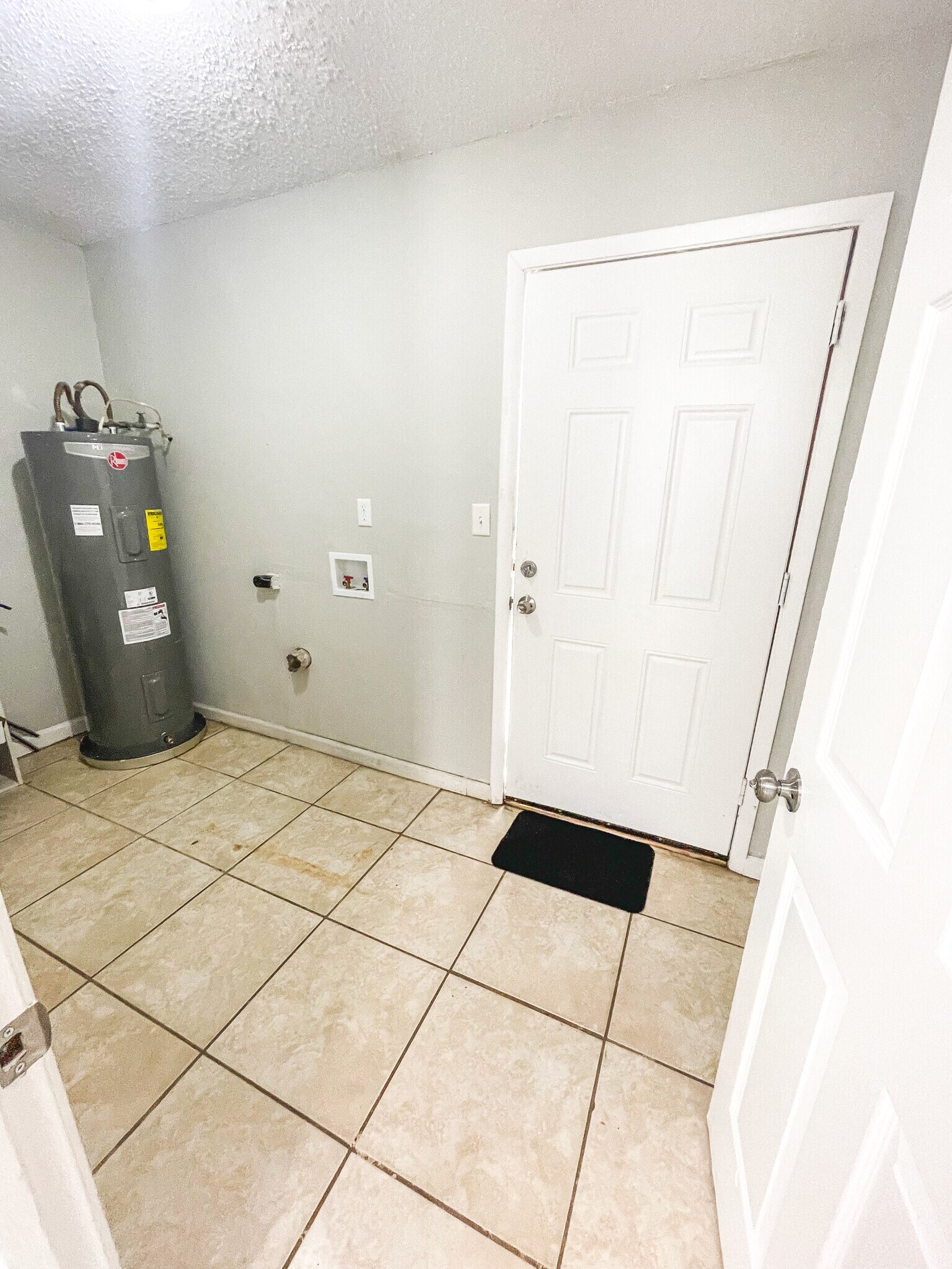 Laundry Room - 910 Calhoun Ave