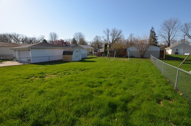 Building Photo - 1350 Elder Ln