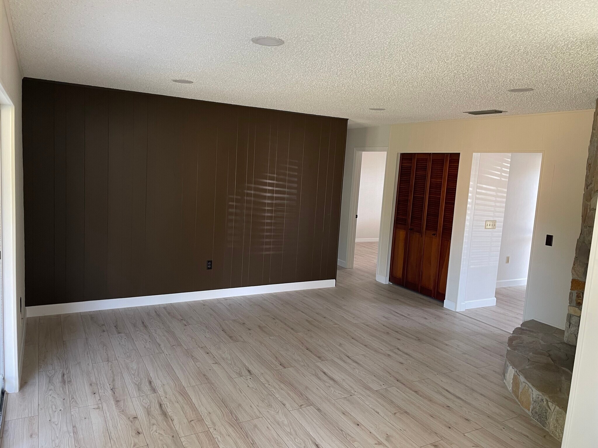 Building Photo - 42 W Highbanks Rd