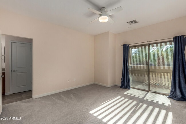 Building Photo - 815 E Rose Ln