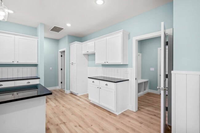 Building Photo - Beautifully Updated 4 Bedroom Home in Ozark, MO!