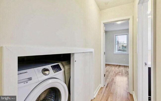 Building Photo - 1206 E Palmer St