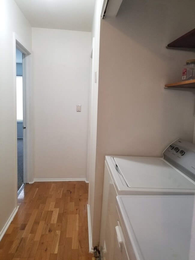 Building Photo - 333 Jefferson Ct