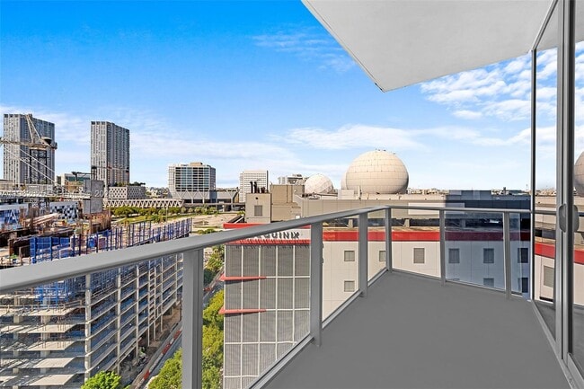 Building Photo - 851 NE 1st Ave