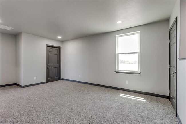 Building Photo - 12571 US-77