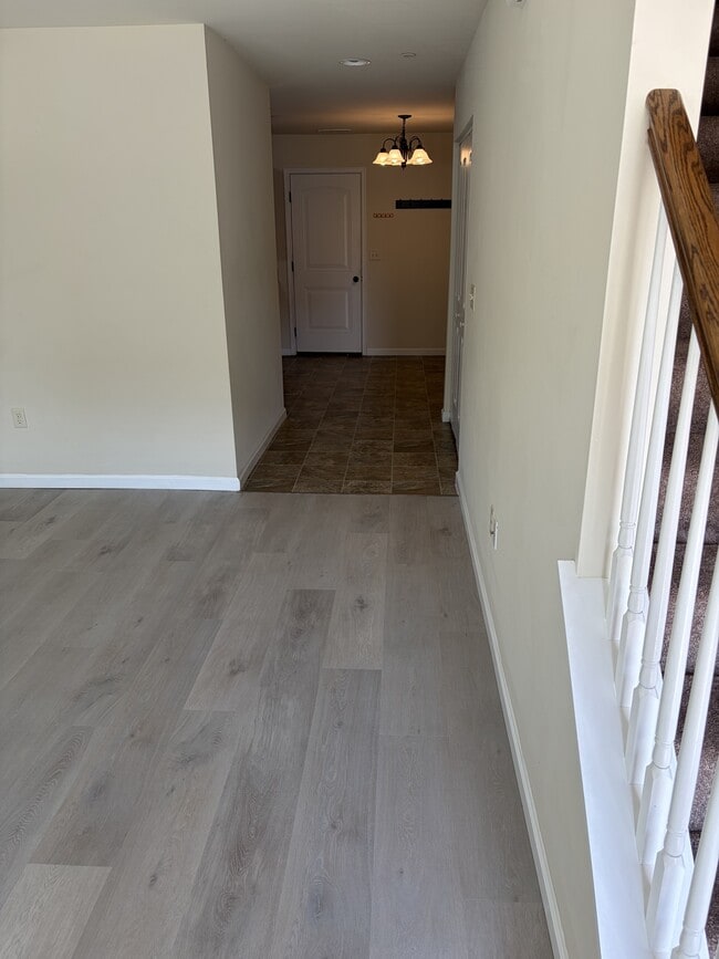 Building Photo - 530 Byler Cir