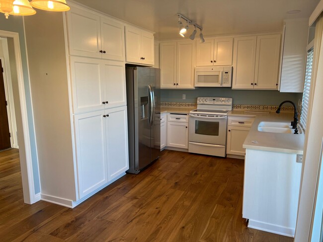 Building Photo - Oaks North Townhome with Views